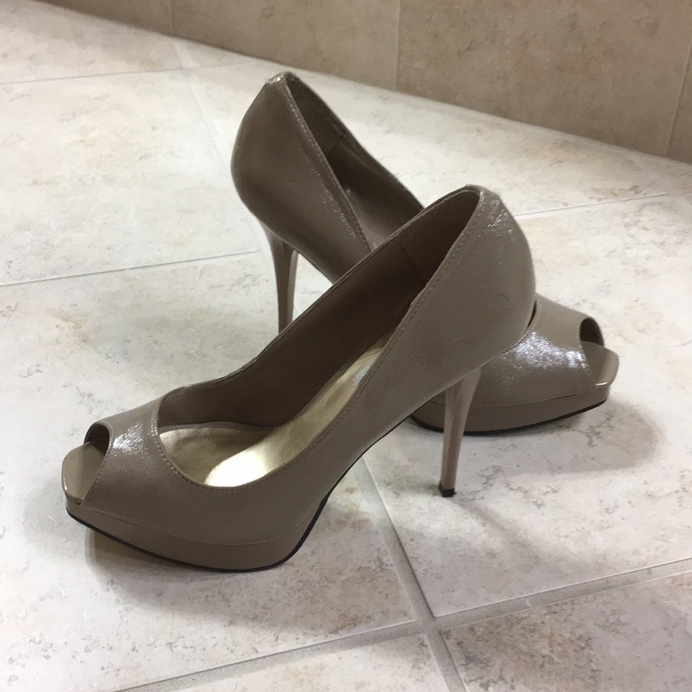Steve Madden nude patent stiletto